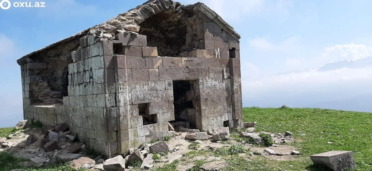 Azərbaycanda daha bir tarixi abidə dağılmaq üzrədir - FOTO